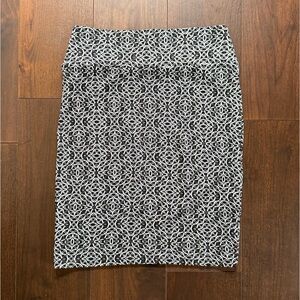 LuLaRoe: Cassie Pencil Skirt - Black & White Patterned